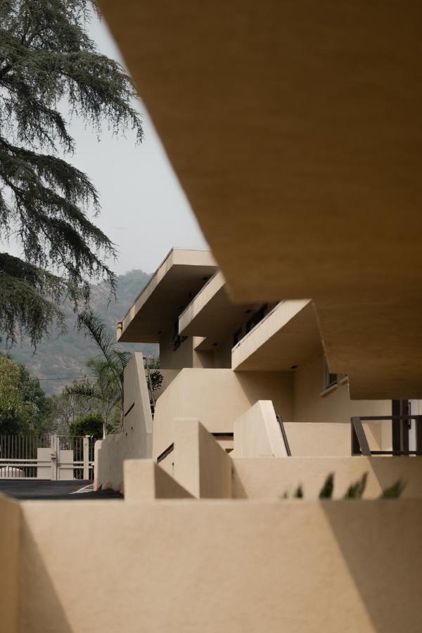 Hollywood Hills Hotel 3*