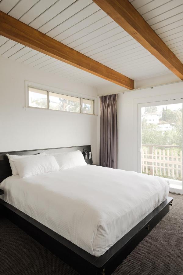 Hotel Hollywood Hills 3*