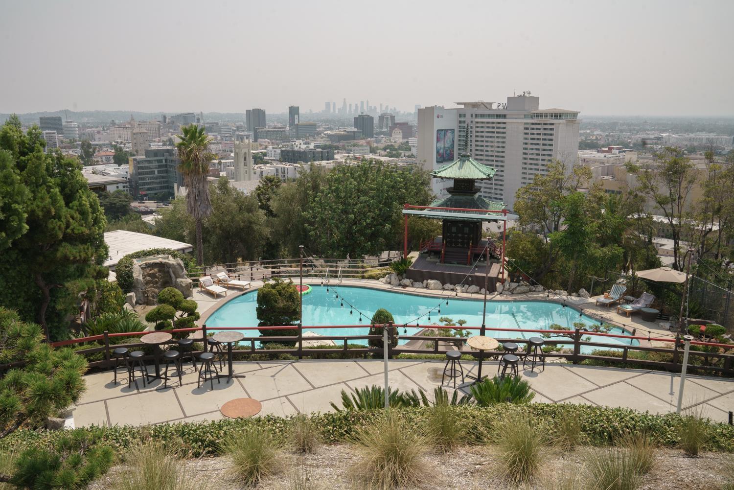 Hollywood Hills 3*